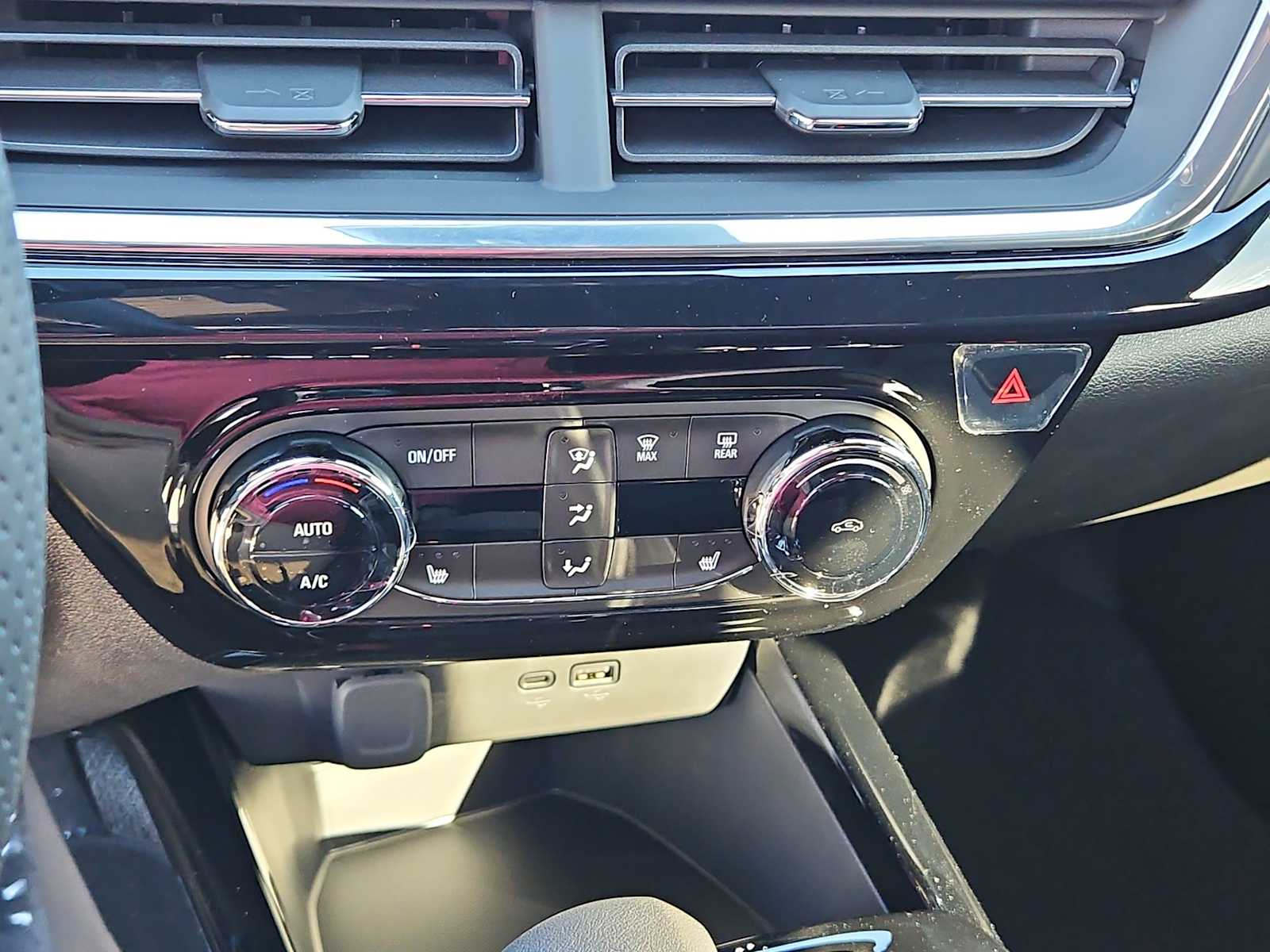 Thumbnail: 2026 Chevrolet Trax - 11