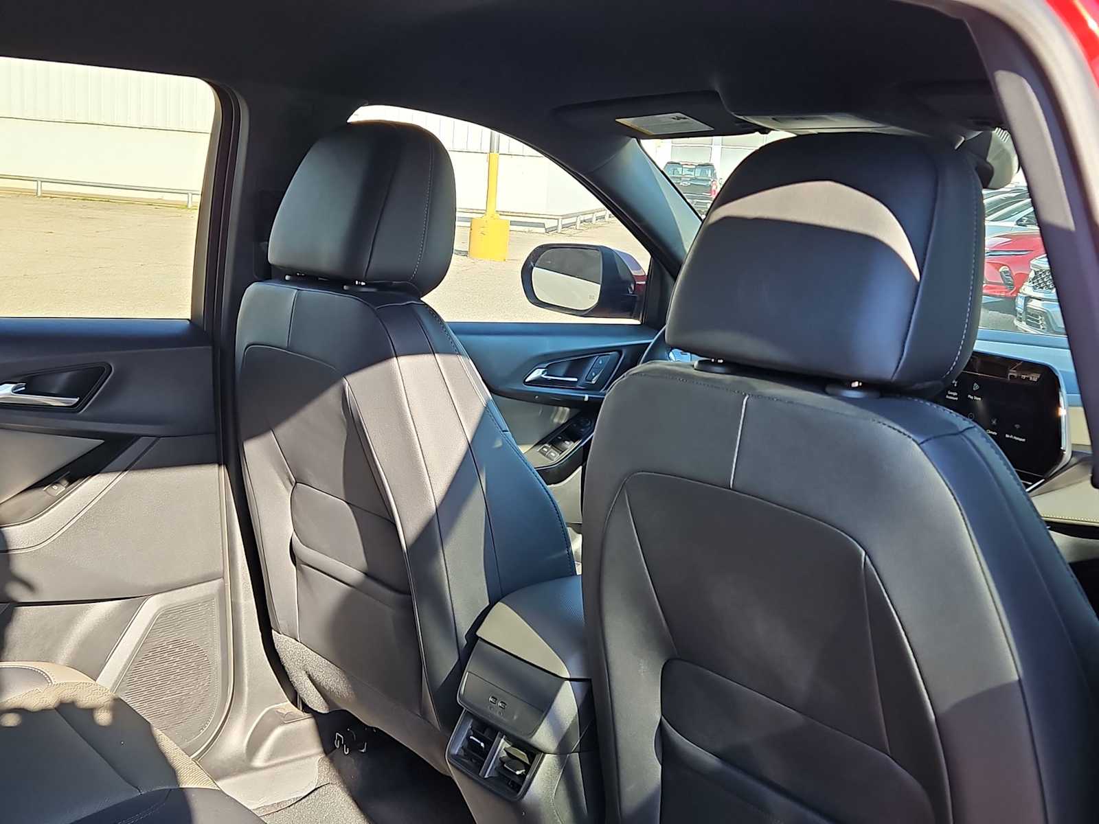 Thumbnail: 2025 Chevrolet Equinox - 16