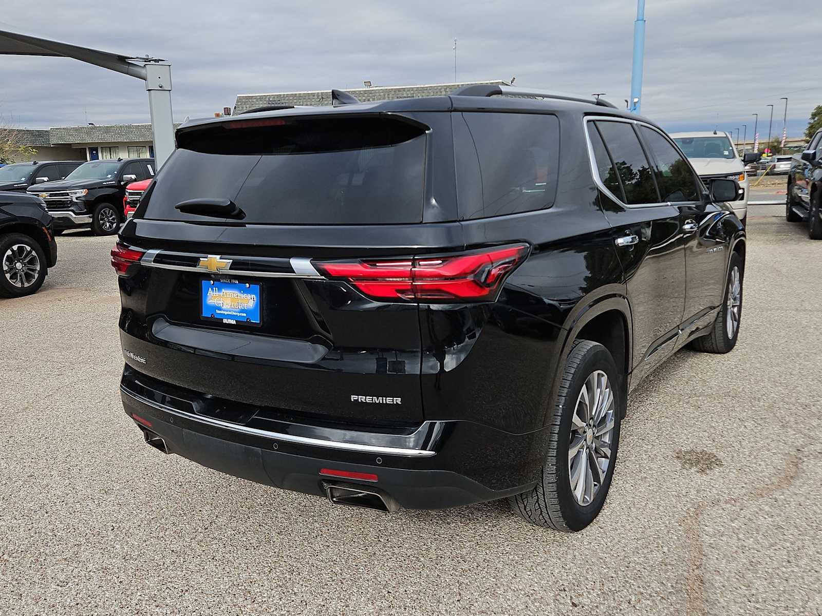 Thumbnail: 2023 Chevrolet Traverse - 8