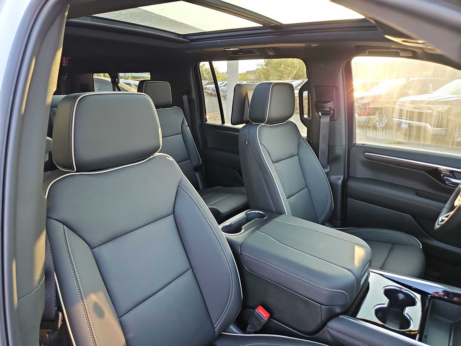 Thumbnail: 2025 Chevrolet Suburban - 12