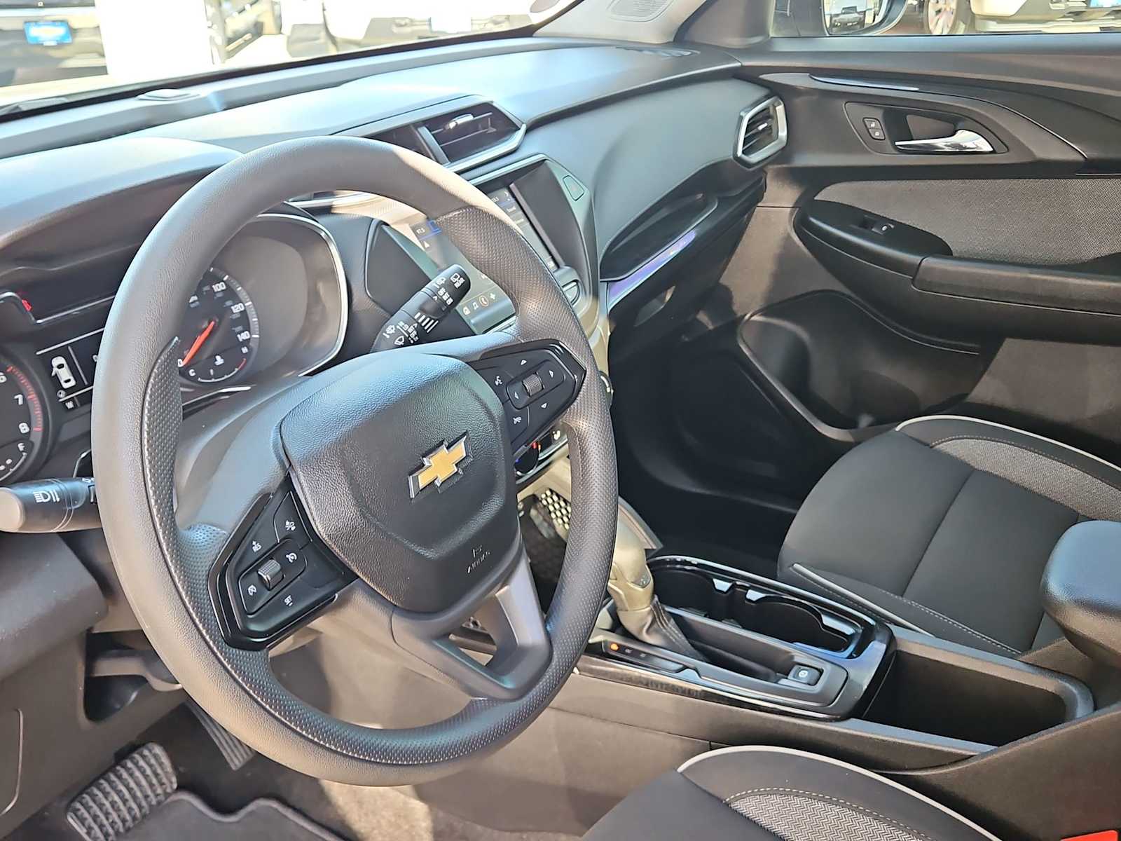 Thumbnail: 2023 Chevrolet TrailBlazer - 10