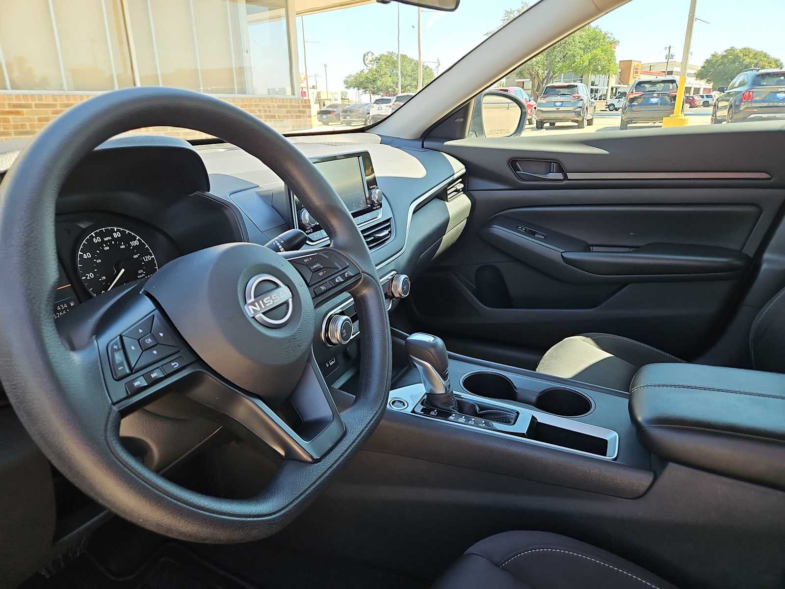 Thumbnail: 2024 Nissan Altima - 10