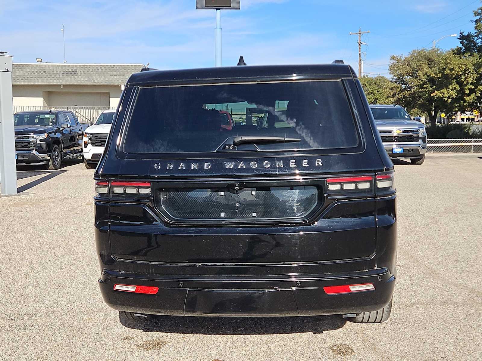 Thumbnail: 2024 Jeep Grand Wagoneer - 7