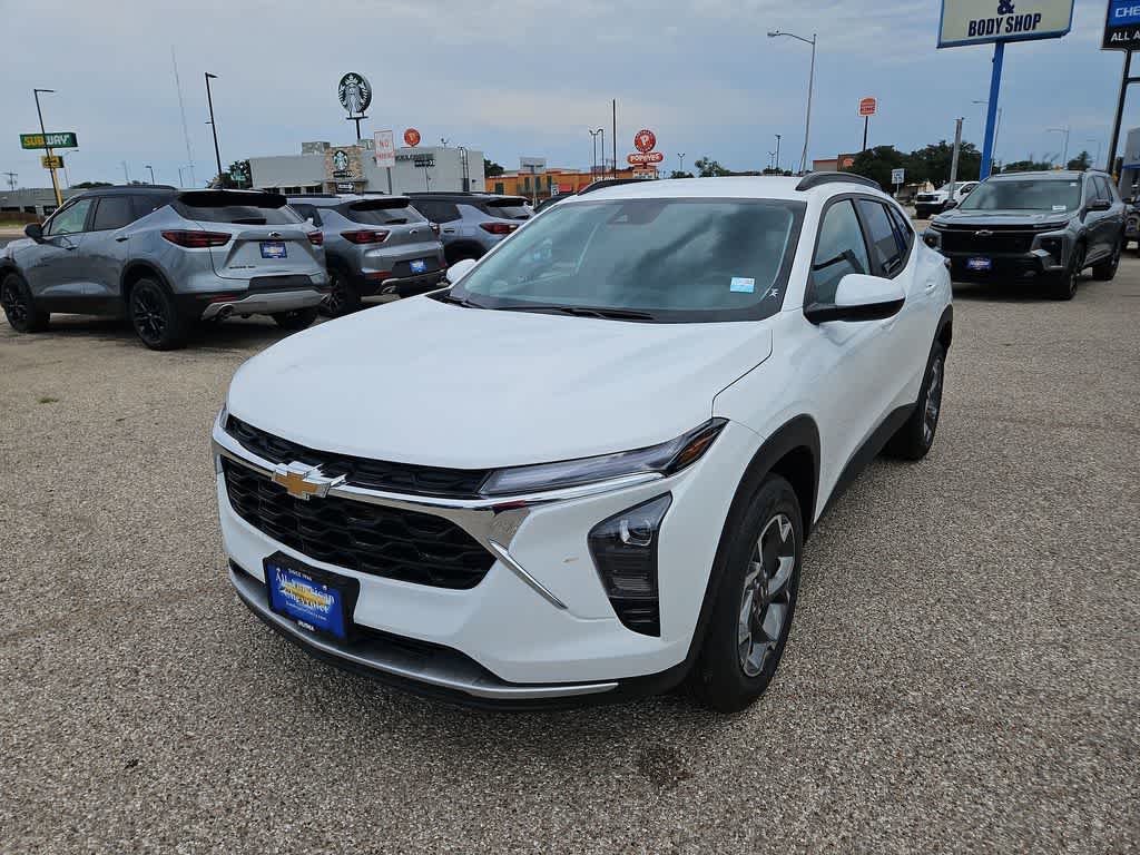 Thumbnail: 2026 Chevrolet Trax - 4