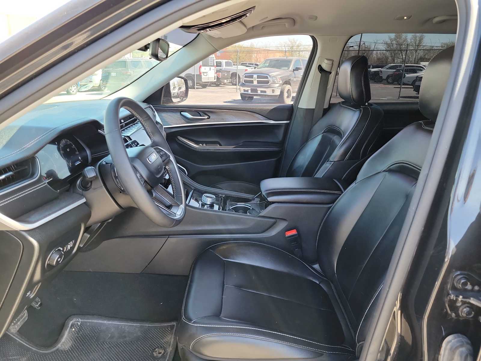 Thumbnail: 2023 Jeep Grand Cherokee - 19