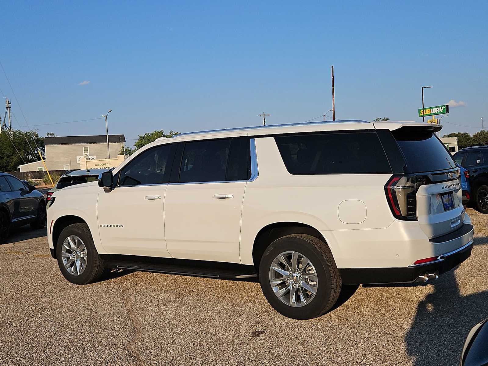 Thumbnail: 2025 Chevrolet Suburban - 3