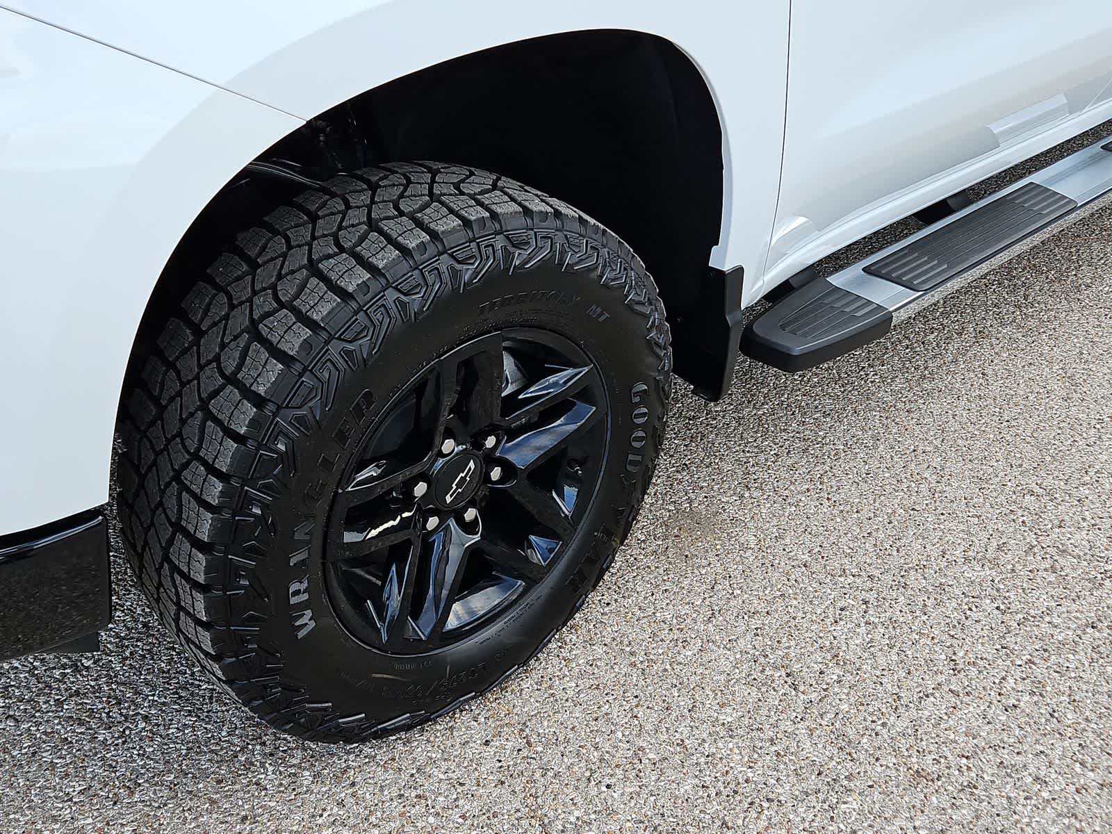 Thumbnail: 2025 Chevrolet Silverado 1500 - 8