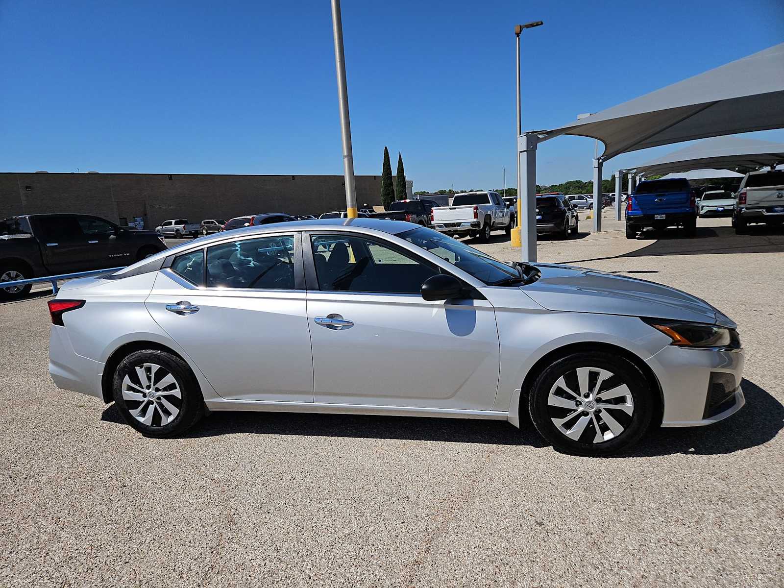 Thumbnail: 2024 Nissan Altima - 9