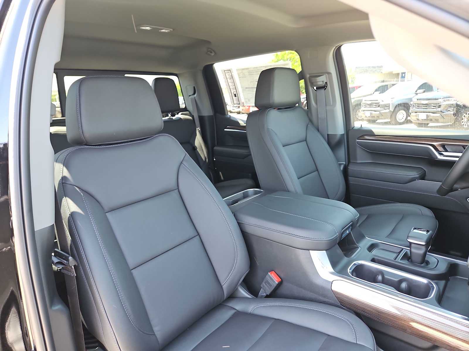 Thumbnail: 2025 Chevrolet Silverado 1500 - 21