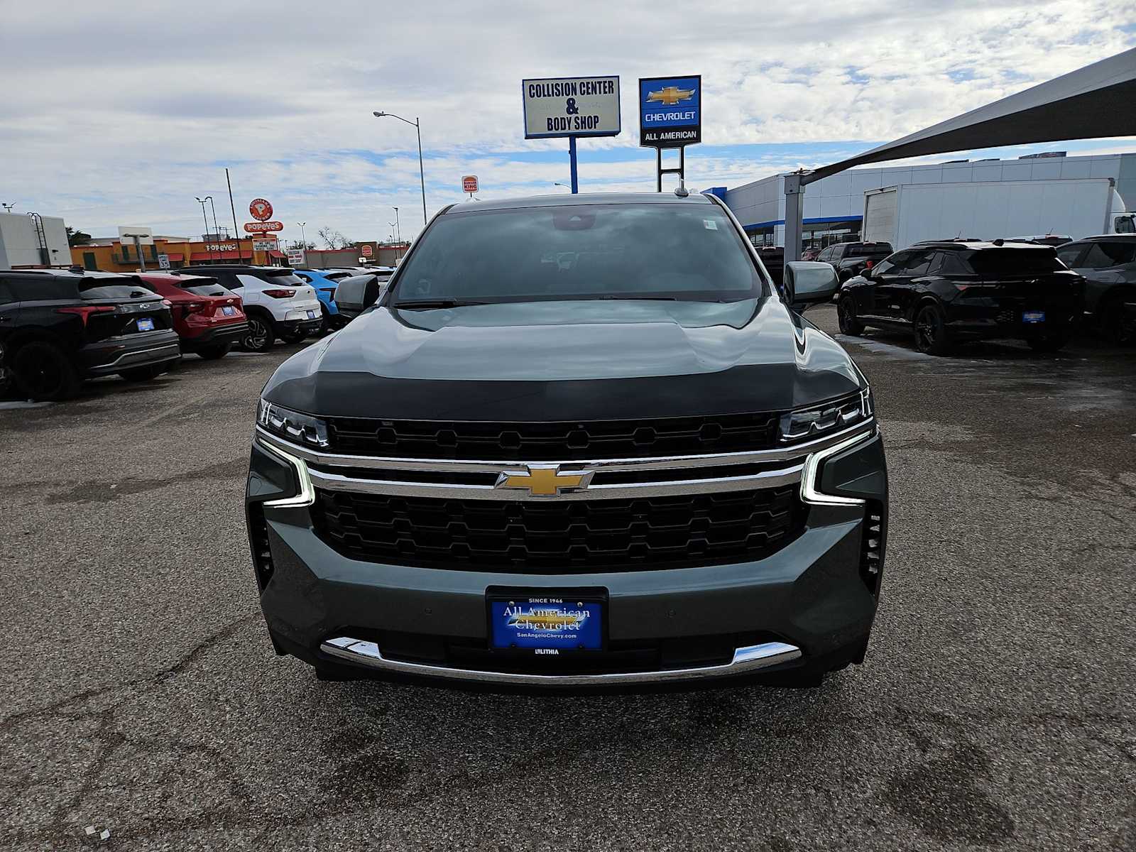 Thumbnail: 2024 Chevrolet Suburban - 3