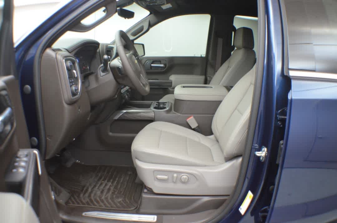 Thumbnail: 2020 Chevrolet Silverado 1500 - 19