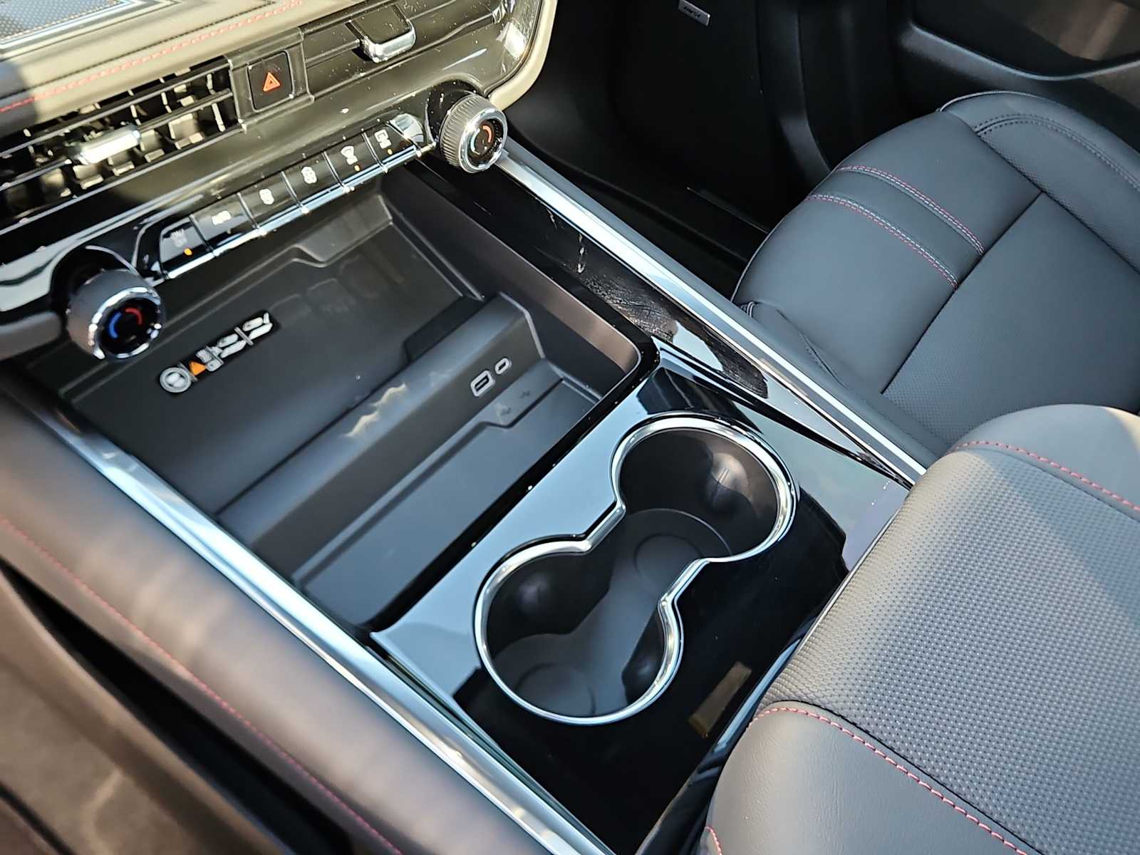 Thumbnail: 2026 Chevrolet Suburban - 20