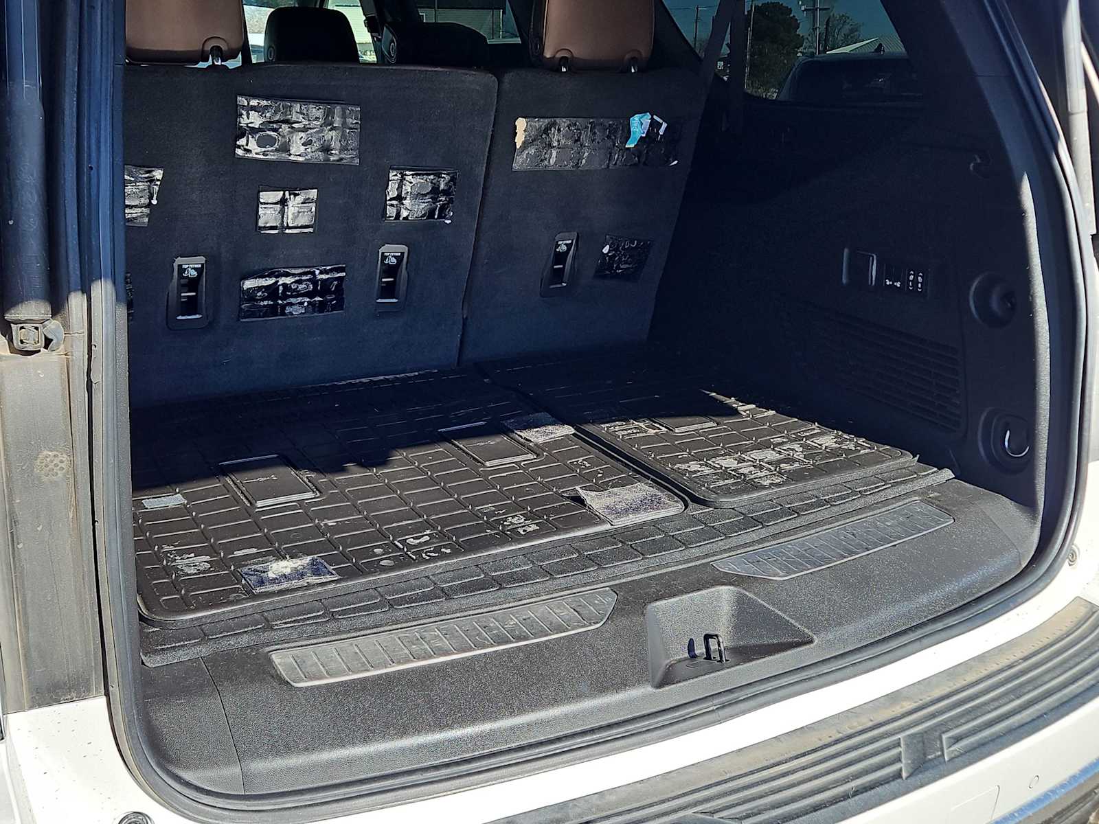 Thumbnail: 2022 Chevrolet Suburban - 23