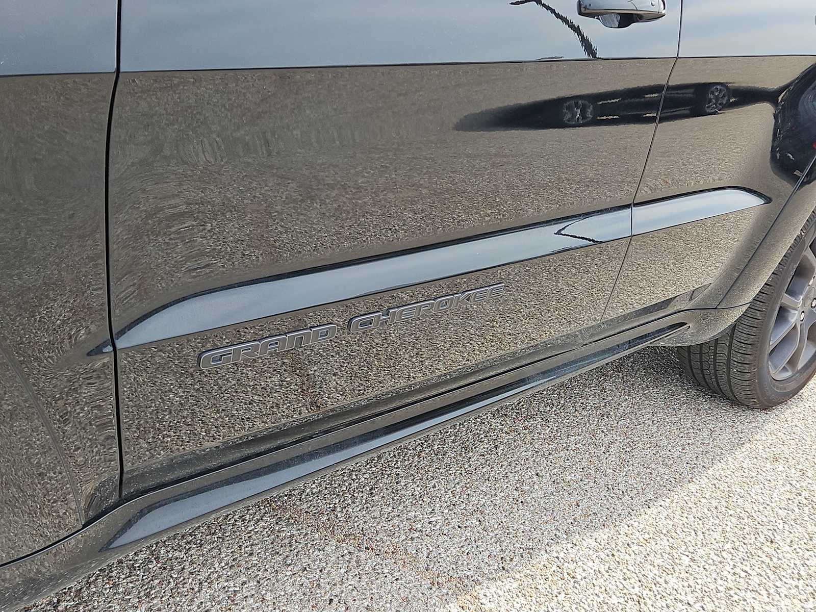 Thumbnail: 2021 Jeep Grand Cherokee - 15