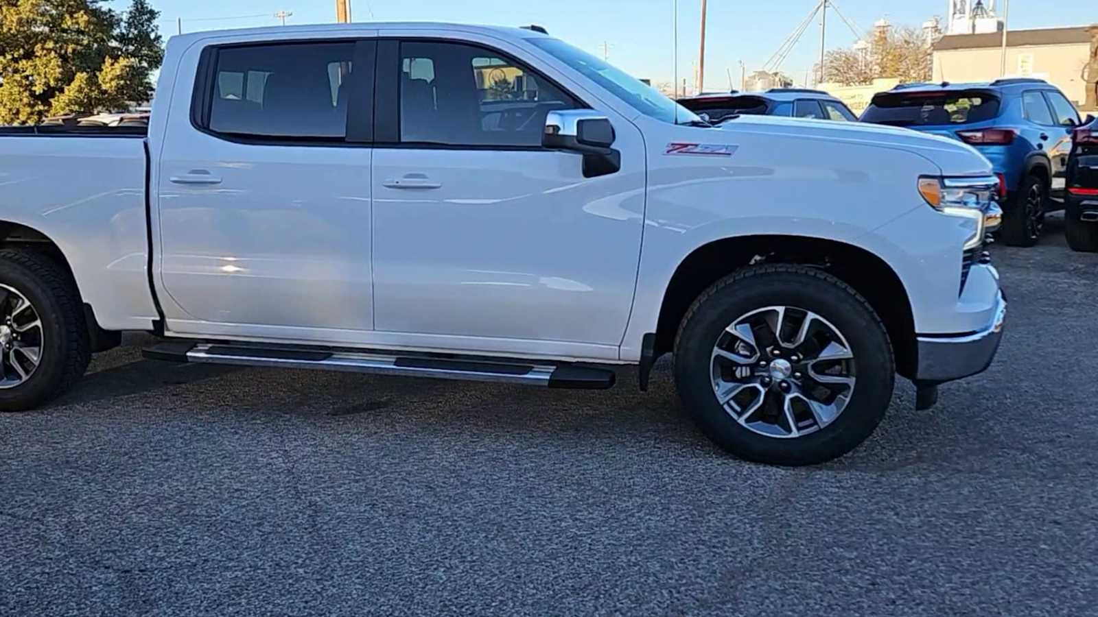 Thumbnail: 2025 Chevrolet Silverado 1500 - 9