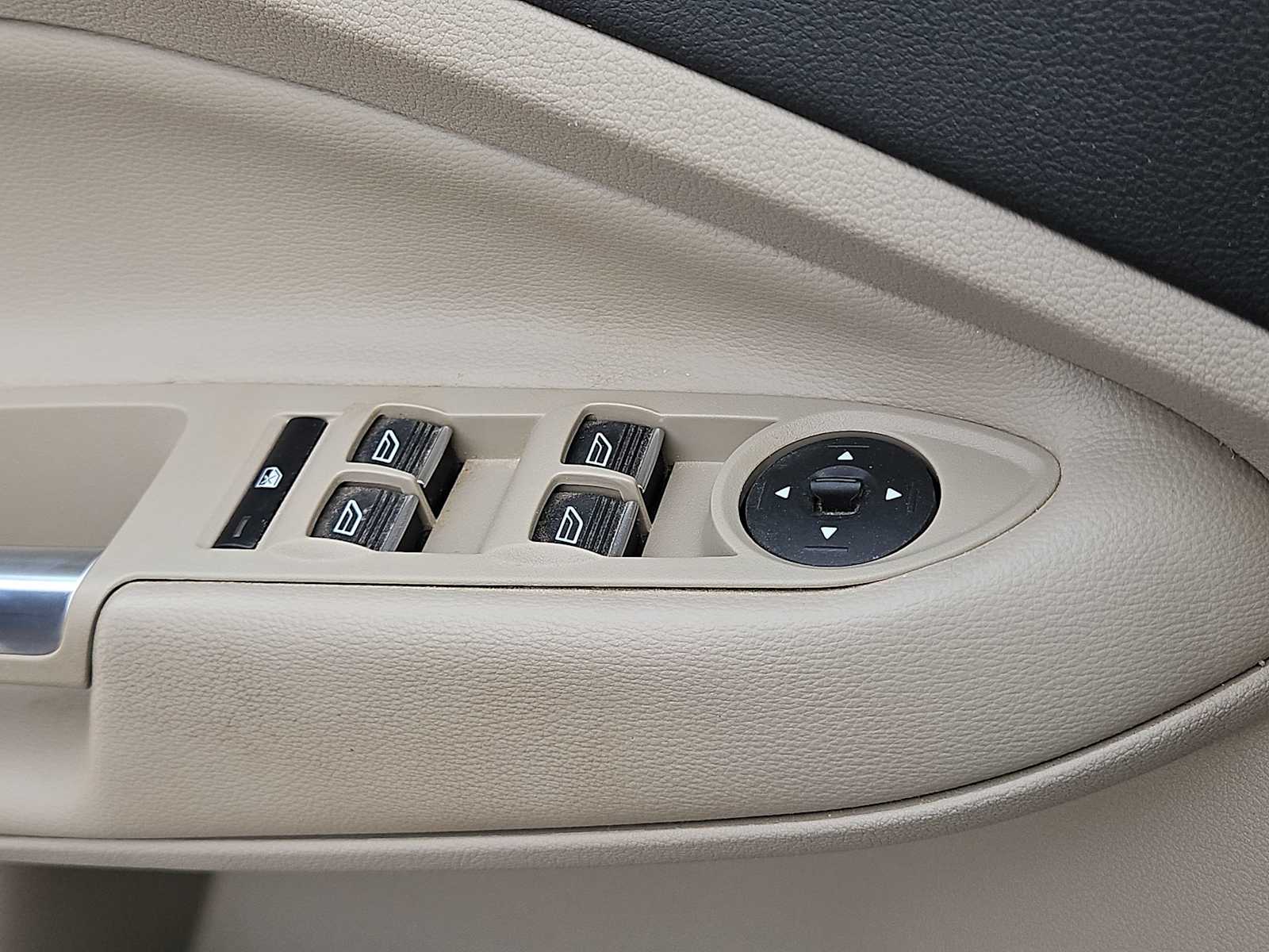 Thumbnail: 2017 Ford Escape - 24