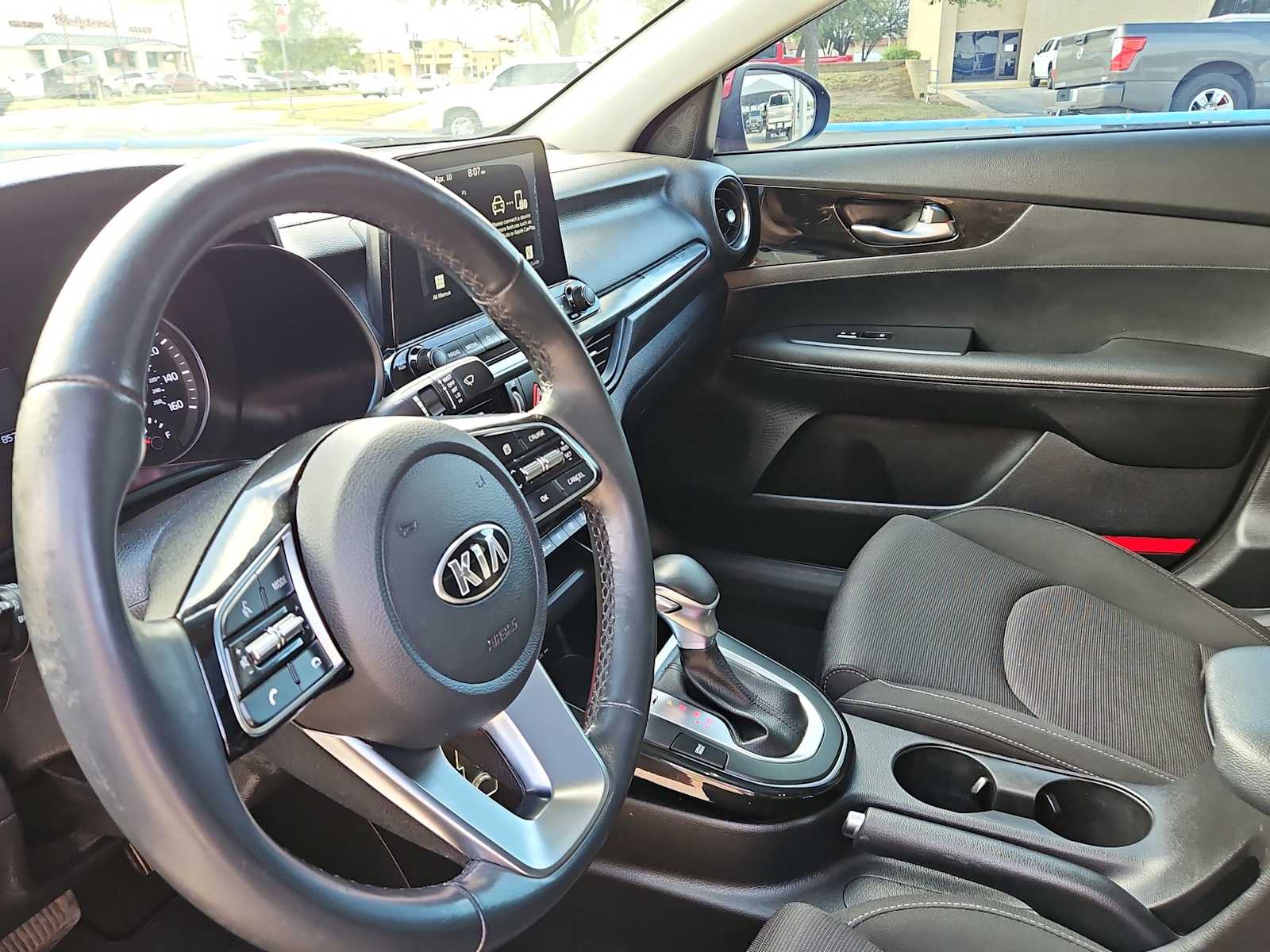 Thumbnail: 2019 Kia Forte - 10