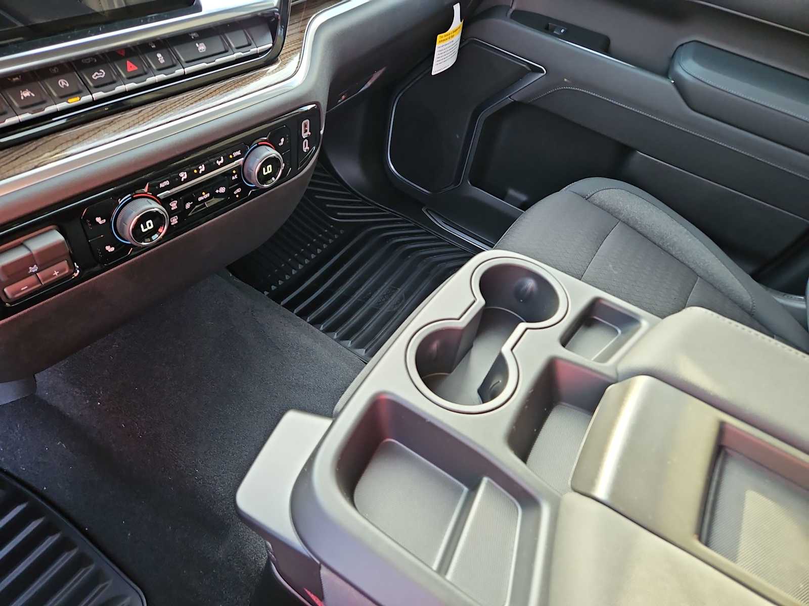 Thumbnail: 2026 Chevrolet Silverado 1500 - 20