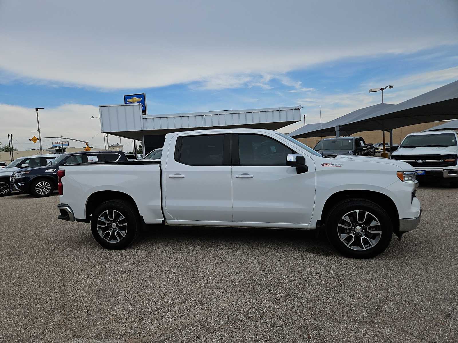 Thumbnail: 2023 Chevrolet Silverado 1500 - 9