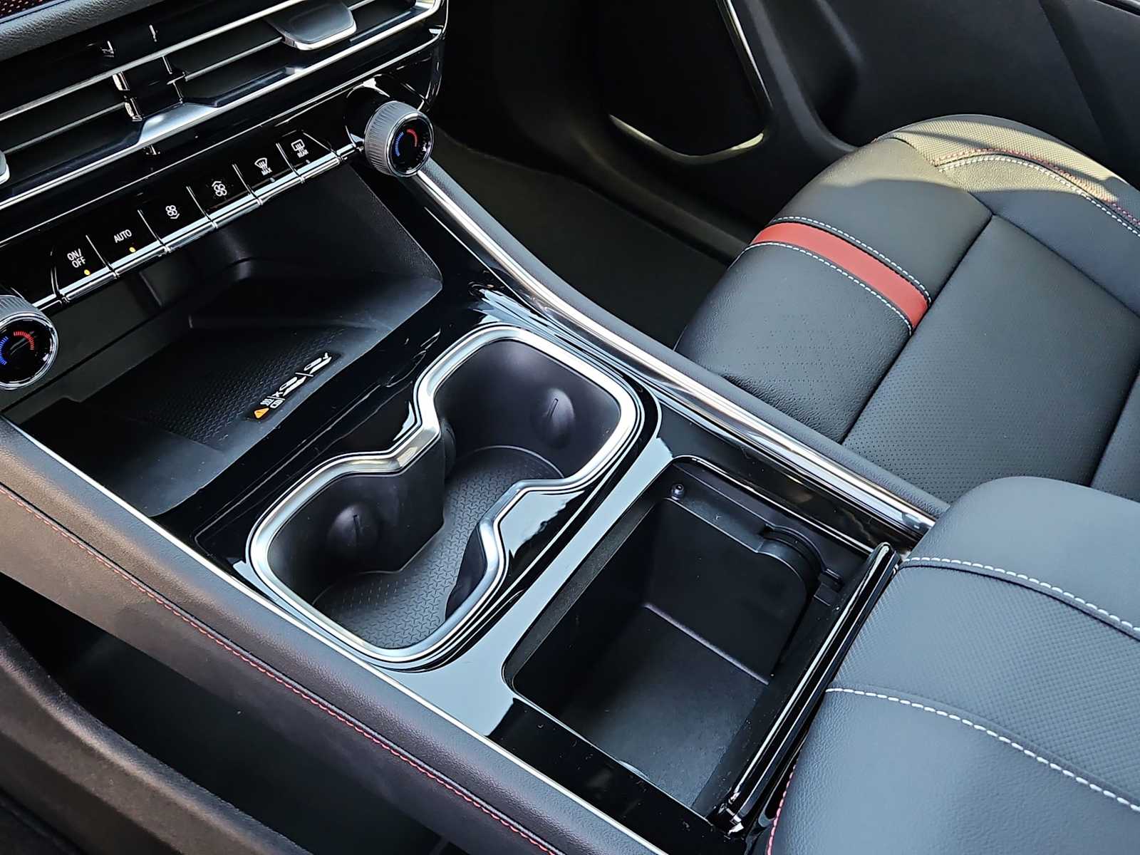 Thumbnail: 2026 Chevrolet Traverse - 20