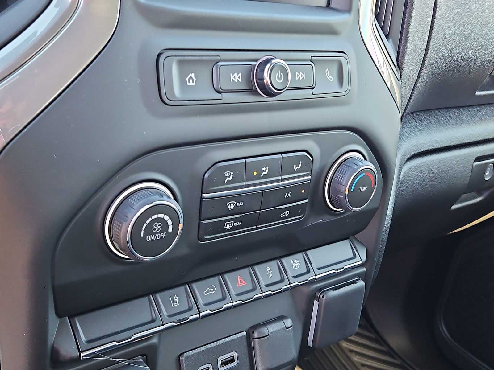 Thumbnail: 2026 Chevrolet Silverado 2500 - 25