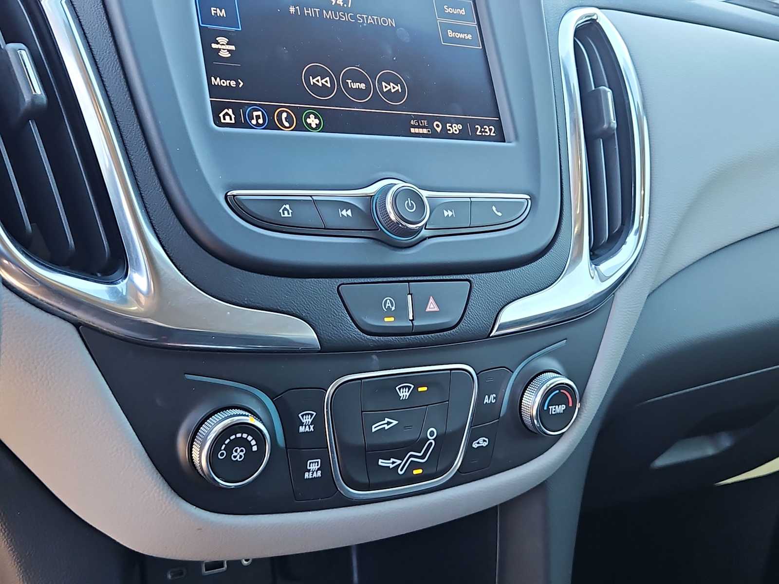 Thumbnail: 2024 Chevrolet Equinox - 24