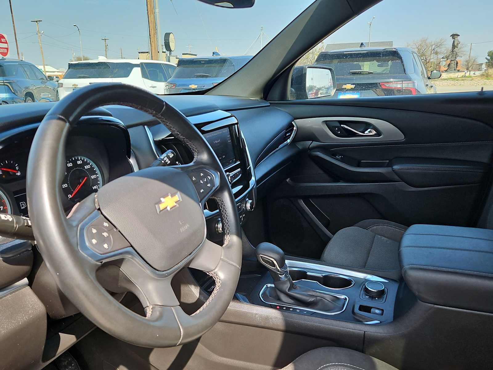 Thumbnail: 2023 Chevrolet Traverse - 10