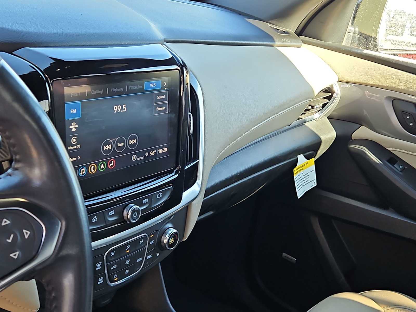 Thumbnail: 2022 Chevrolet Traverse - 21