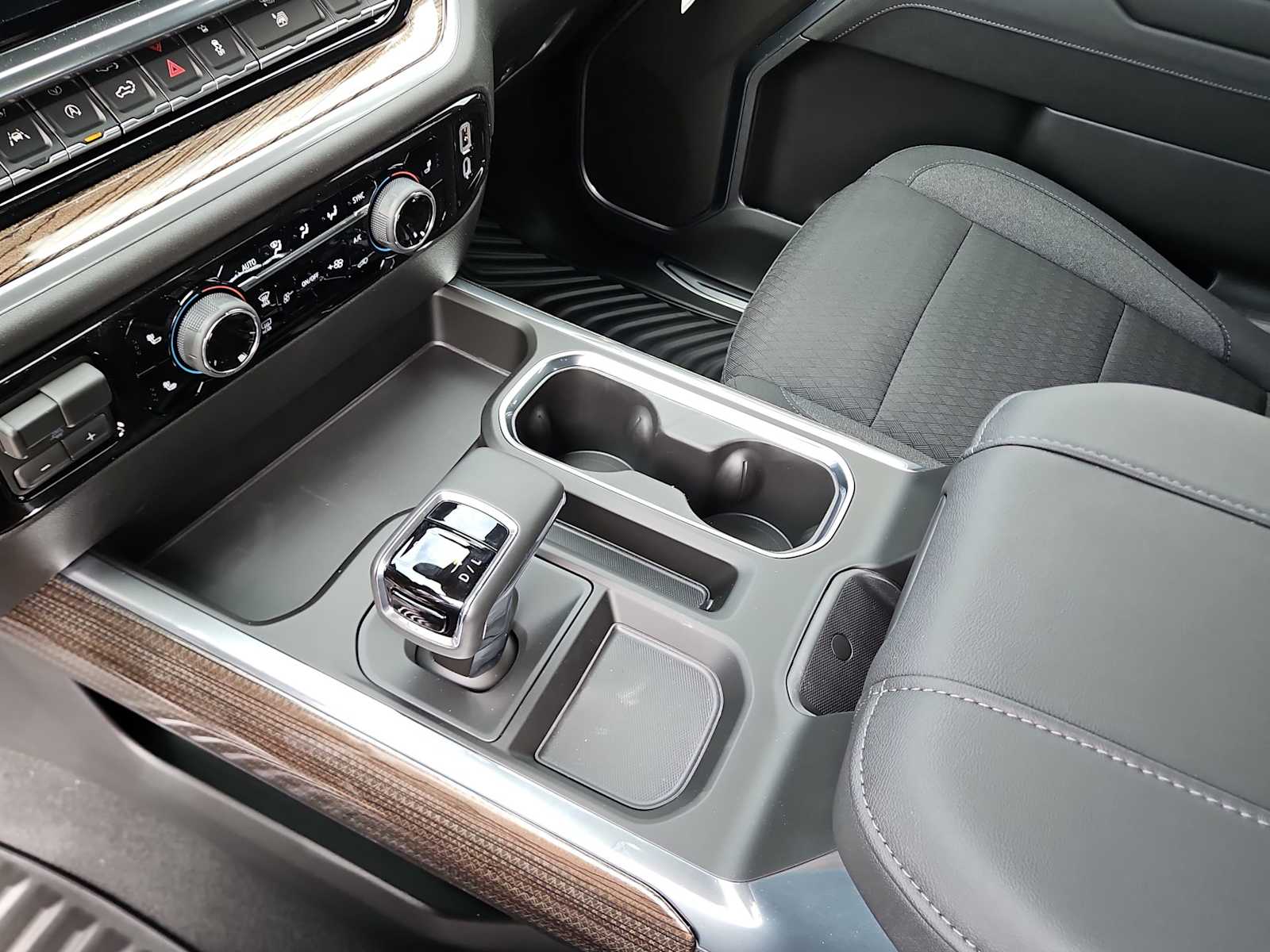 Thumbnail: 2026 Chevrolet Silverado 1500 - 20