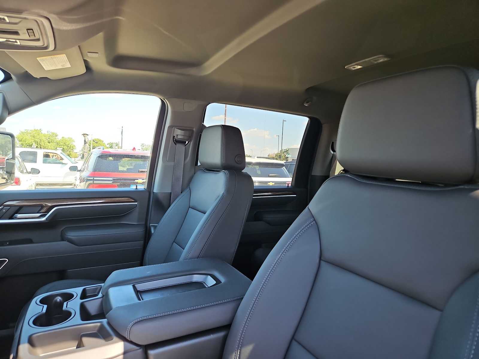 Thumbnail: 2025 Chevrolet Silverado 3500 - 18