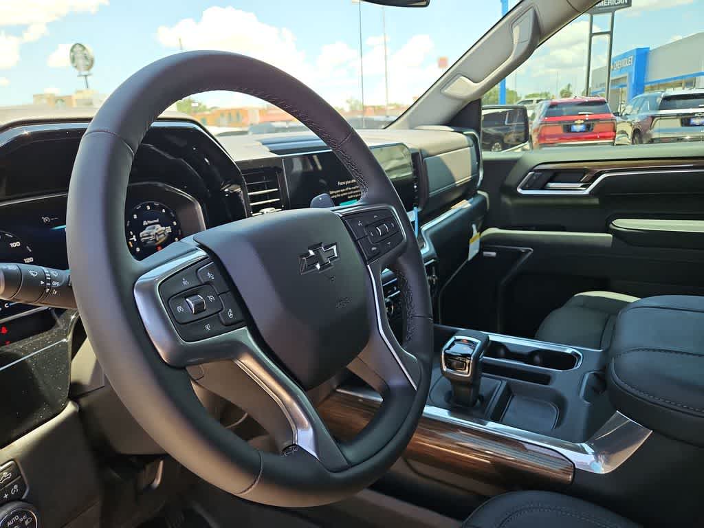 Thumbnail: 2026 Chevrolet Silverado 1500 - 9