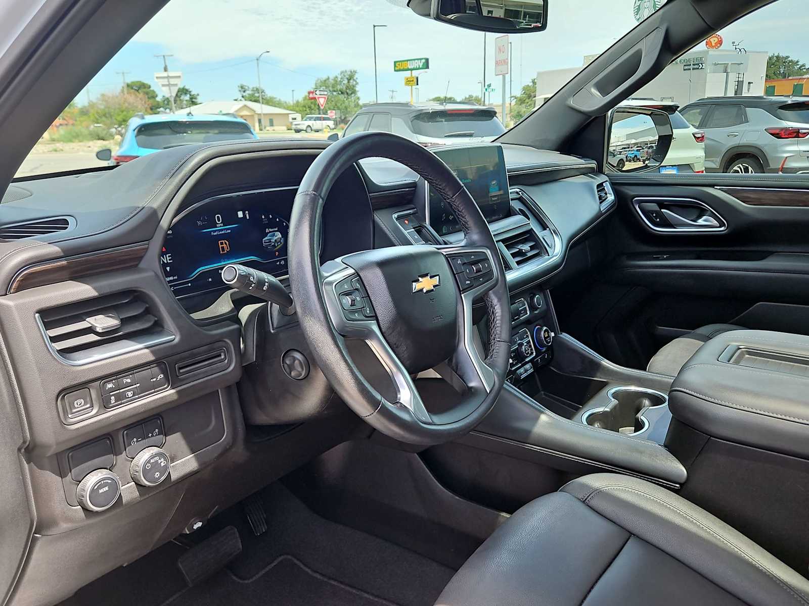 Thumbnail: 2022 Chevrolet Tahoe - 10