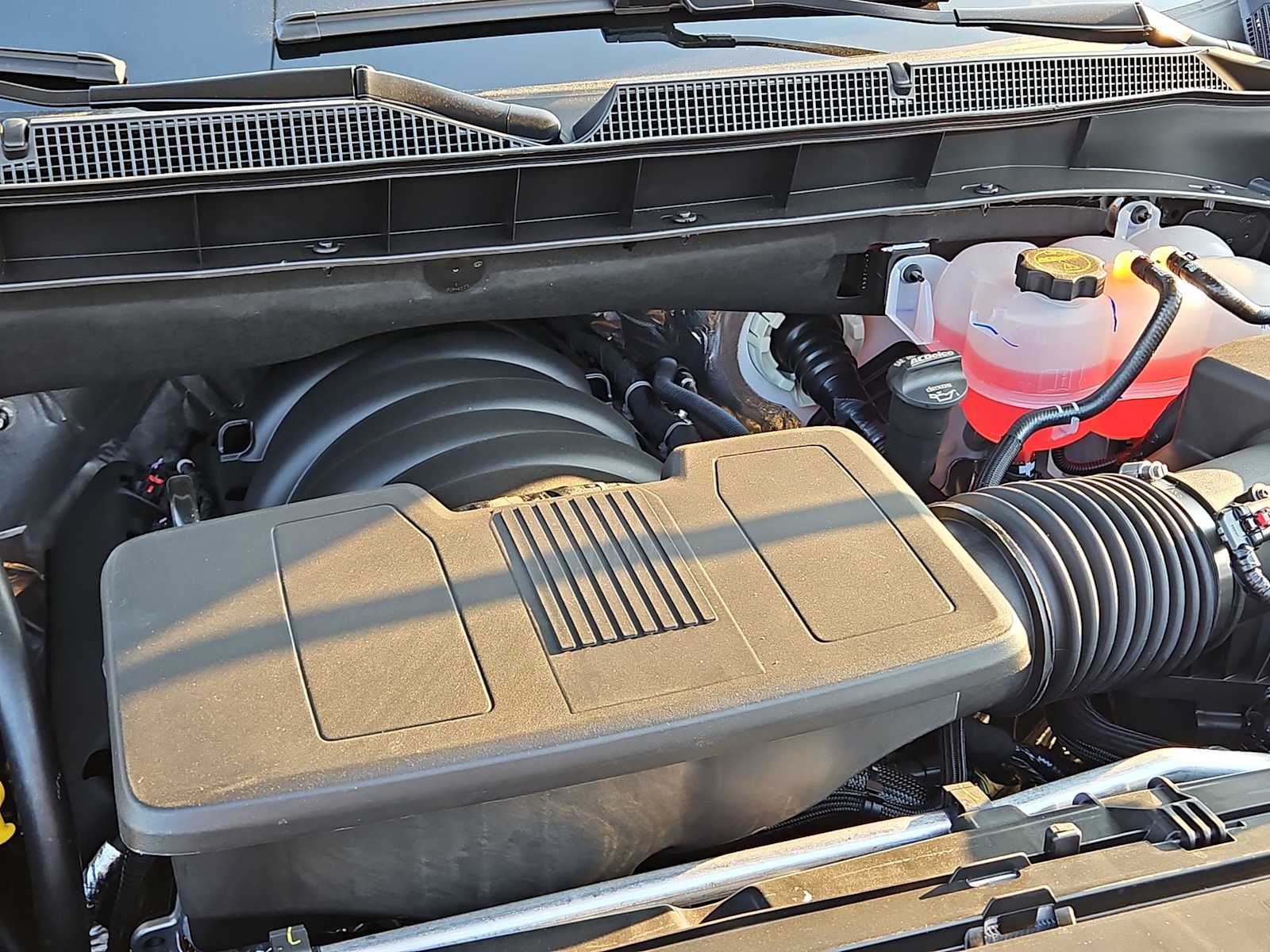 Thumbnail: 2025 Chevrolet Suburban - 9