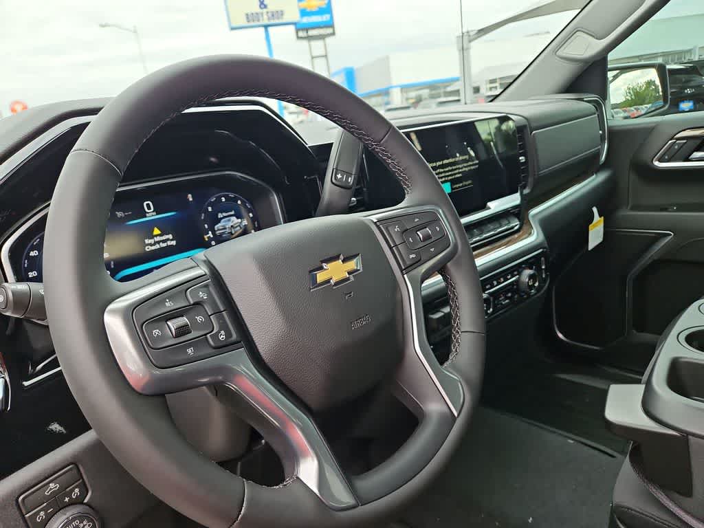 Thumbnail: 2026 Chevrolet Silverado 1500 - 10