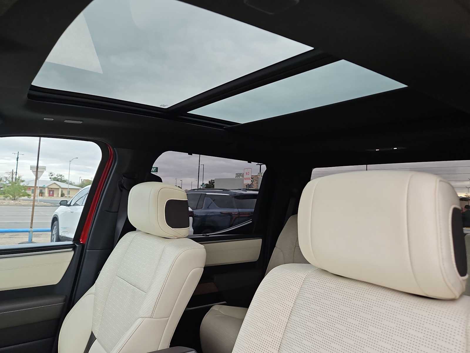 Thumbnail: 2023 Toyota Tundra - 17