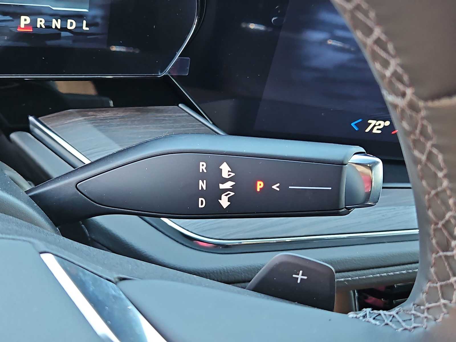 Thumbnail: 2026 Chevrolet Suburban - 21