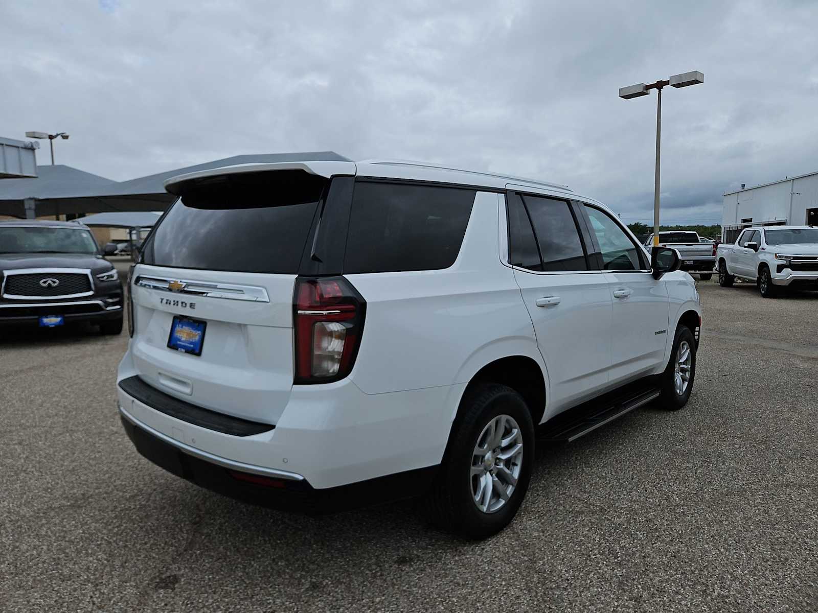 Thumbnail: 2023 Chevrolet Tahoe - 8