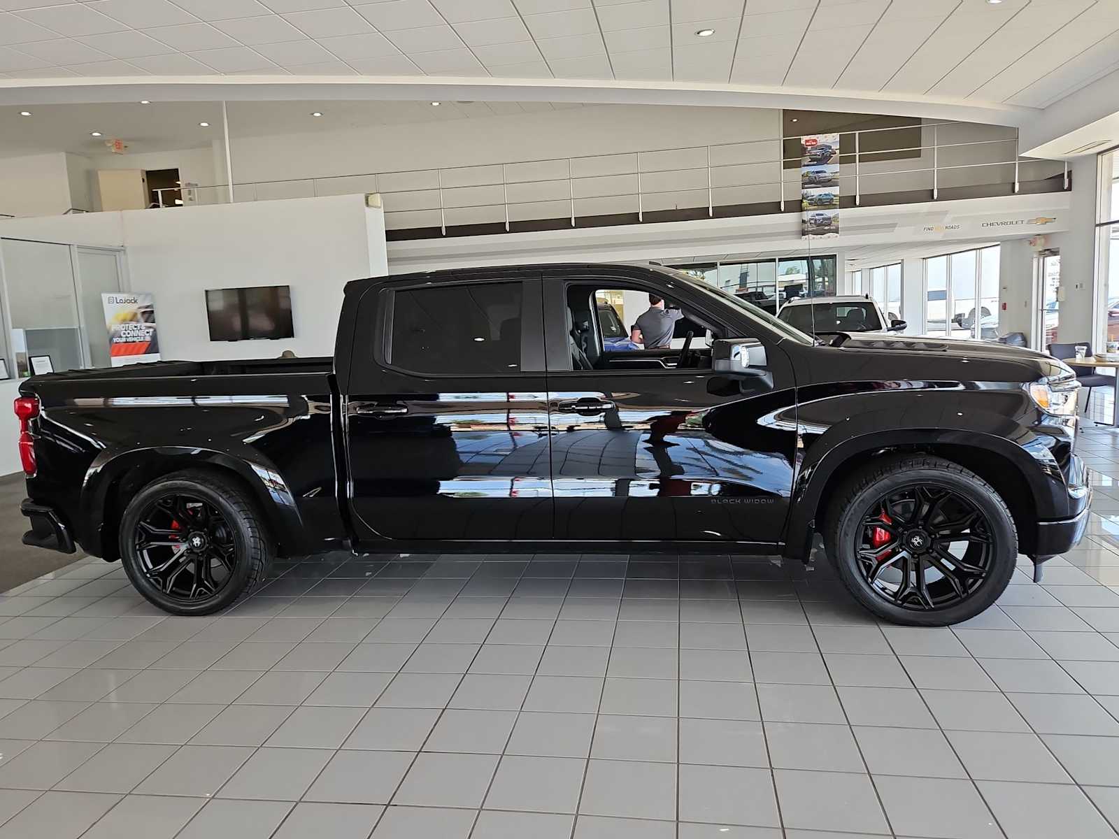 Thumbnail: 2025 Chevrolet Silverado 1500 - 6