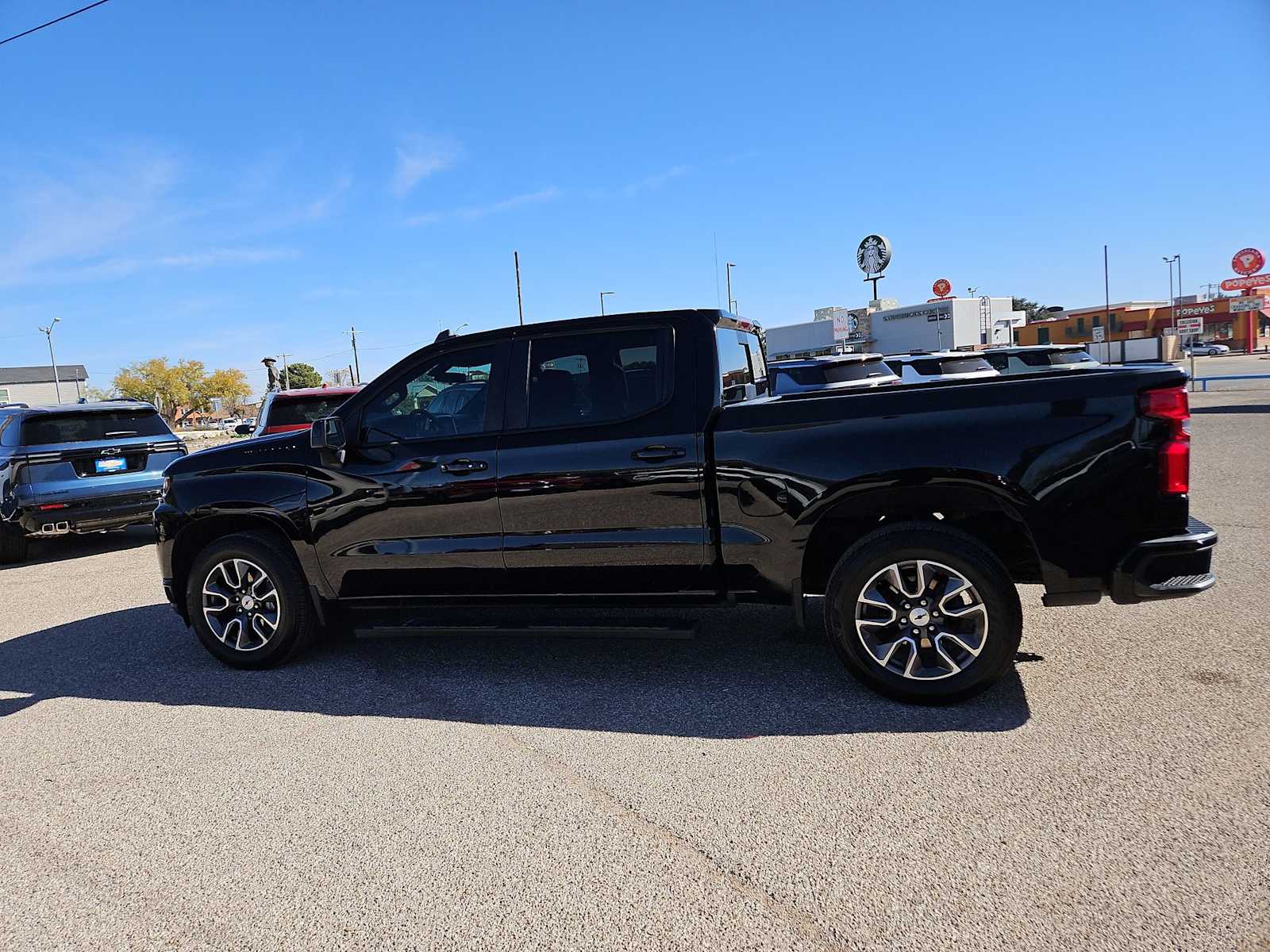 Thumbnail: 2022 Chevrolet Silverado 1500 - 5