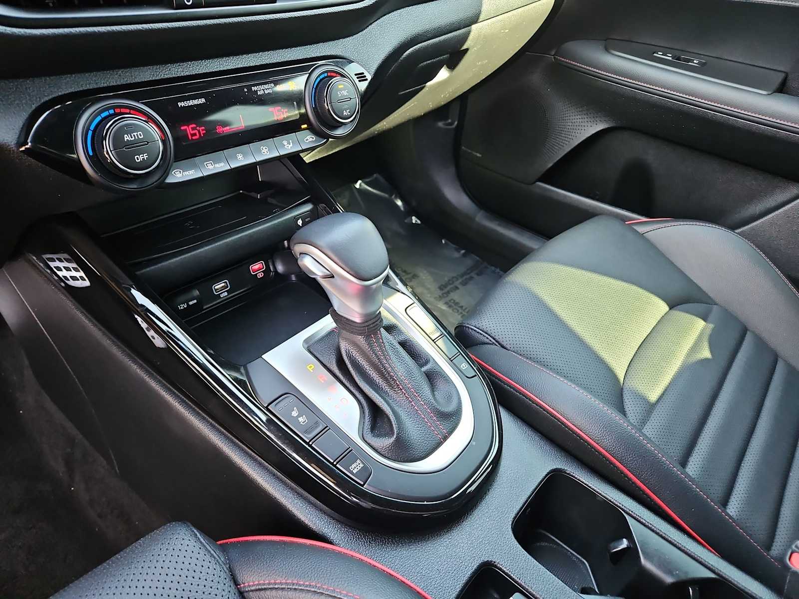 Thumbnail: 2024 Kia Forte - 19