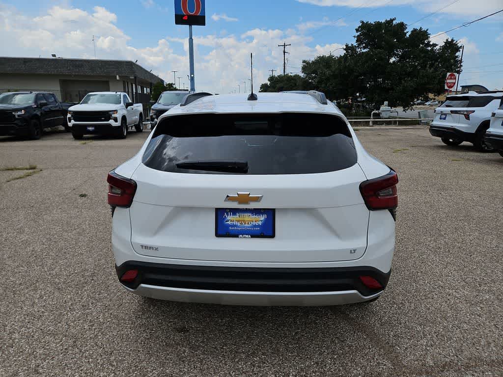 Thumbnail: 2026 Chevrolet Trax - 7