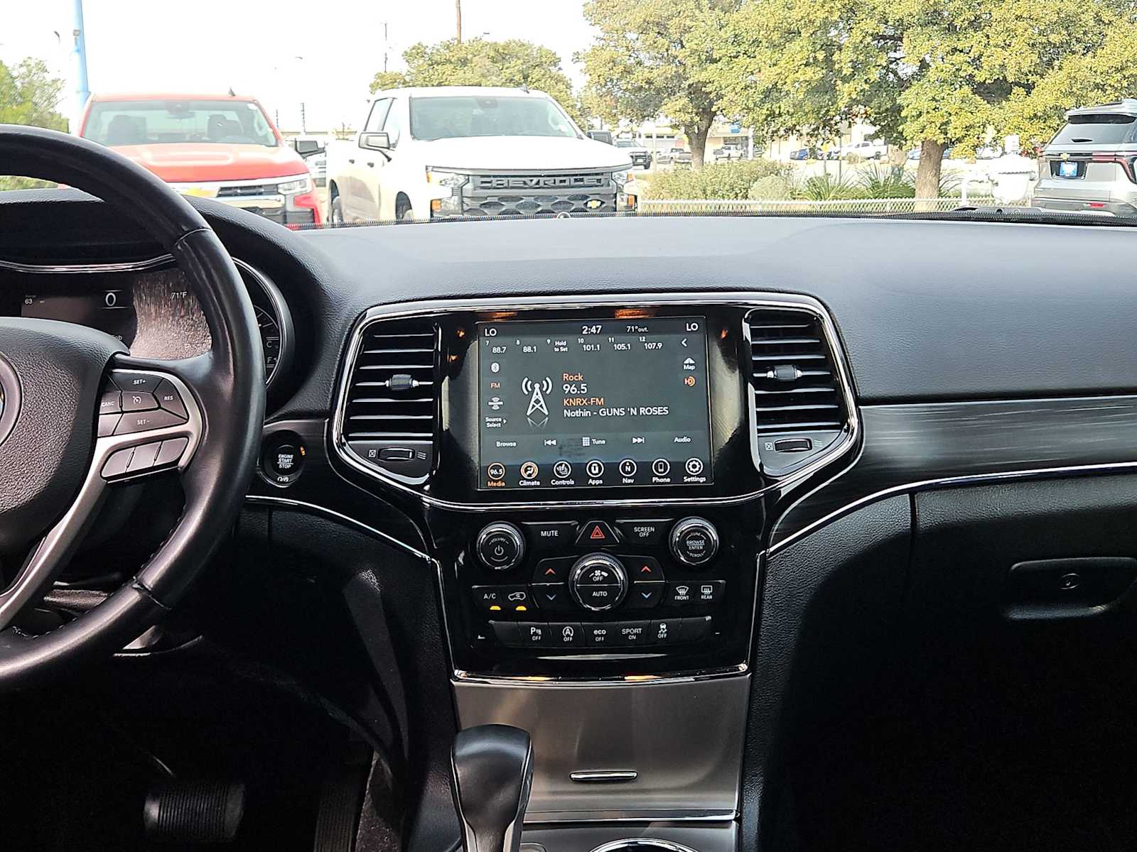 Thumbnail: 2022 Jeep Grand Cherokee - 14