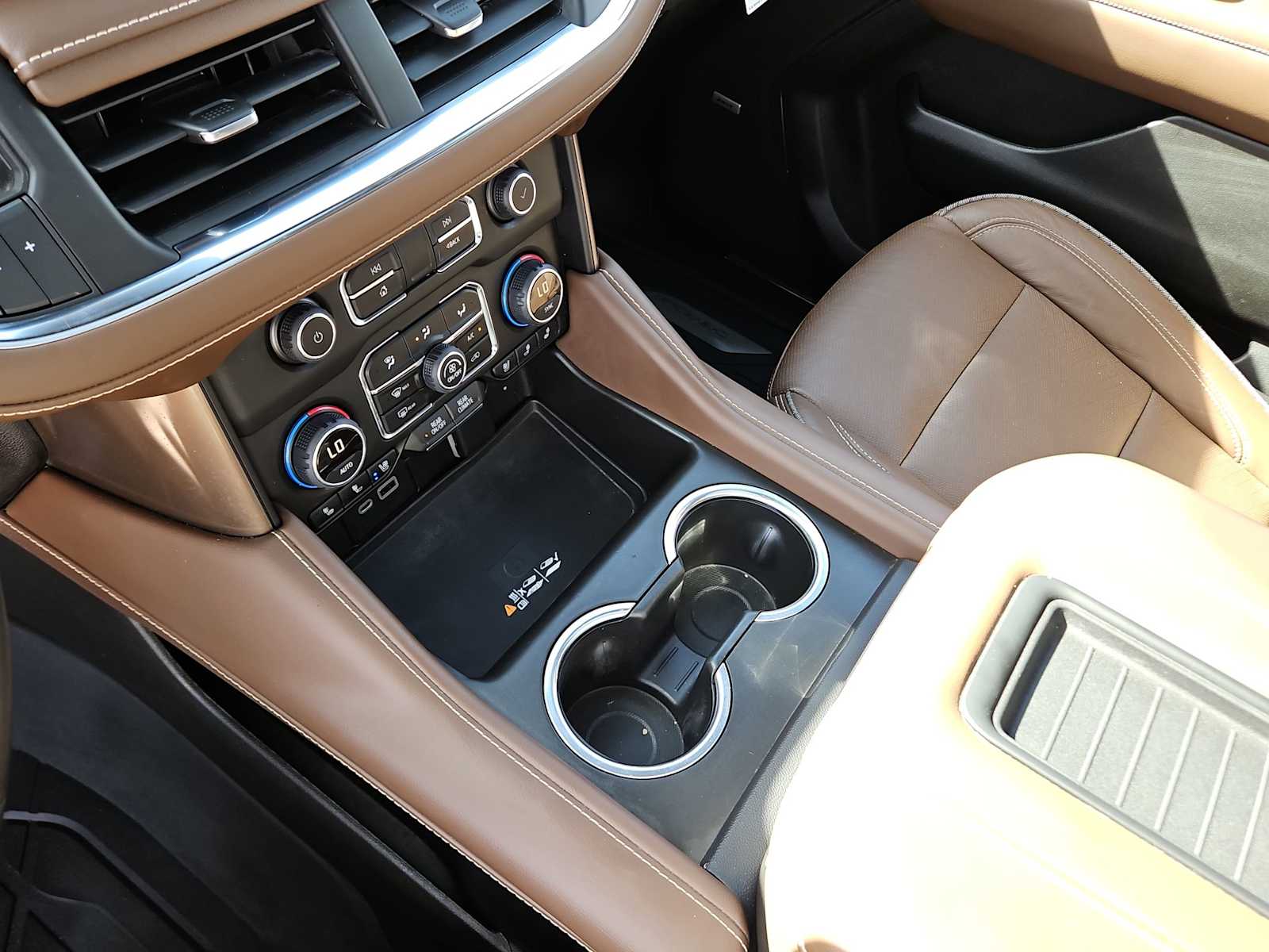 Thumbnail: 2023 Chevrolet Tahoe - 20