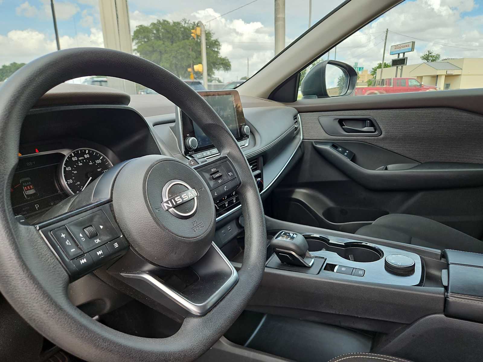 Thumbnail: 2023 Nissan Rogue - 9