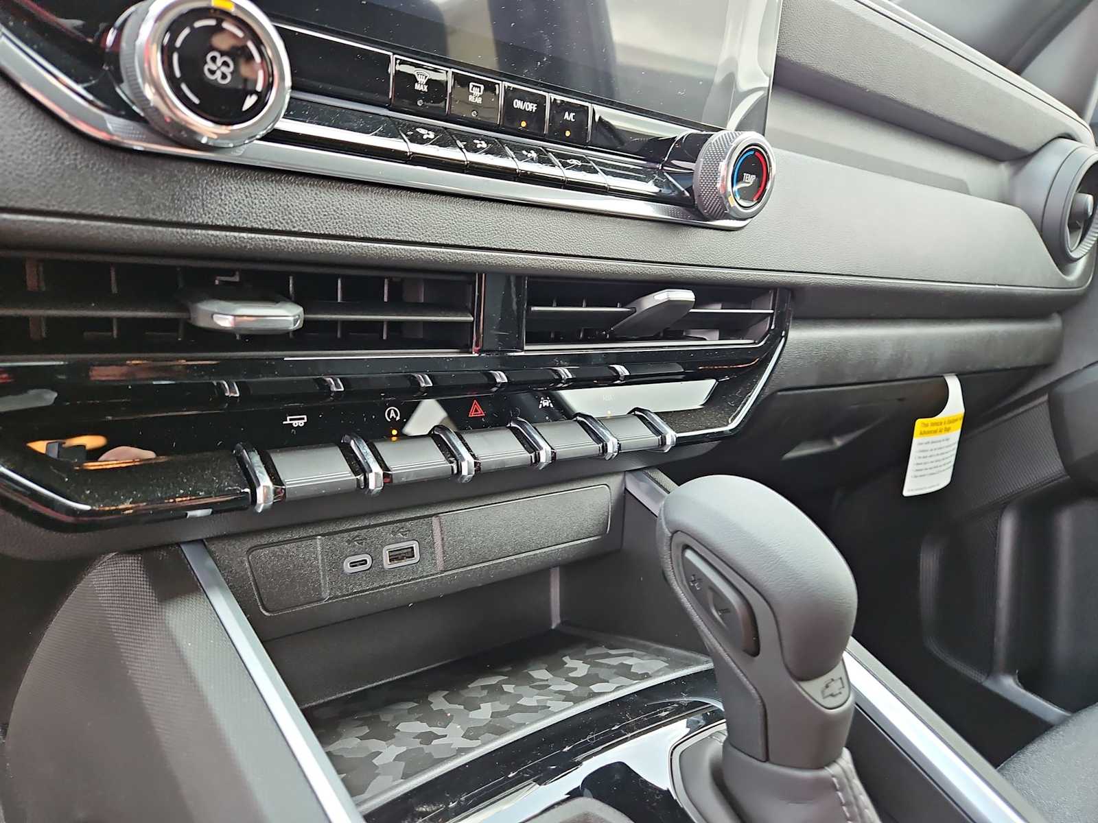 Thumbnail: 2025 Chevrolet Colorado - 20