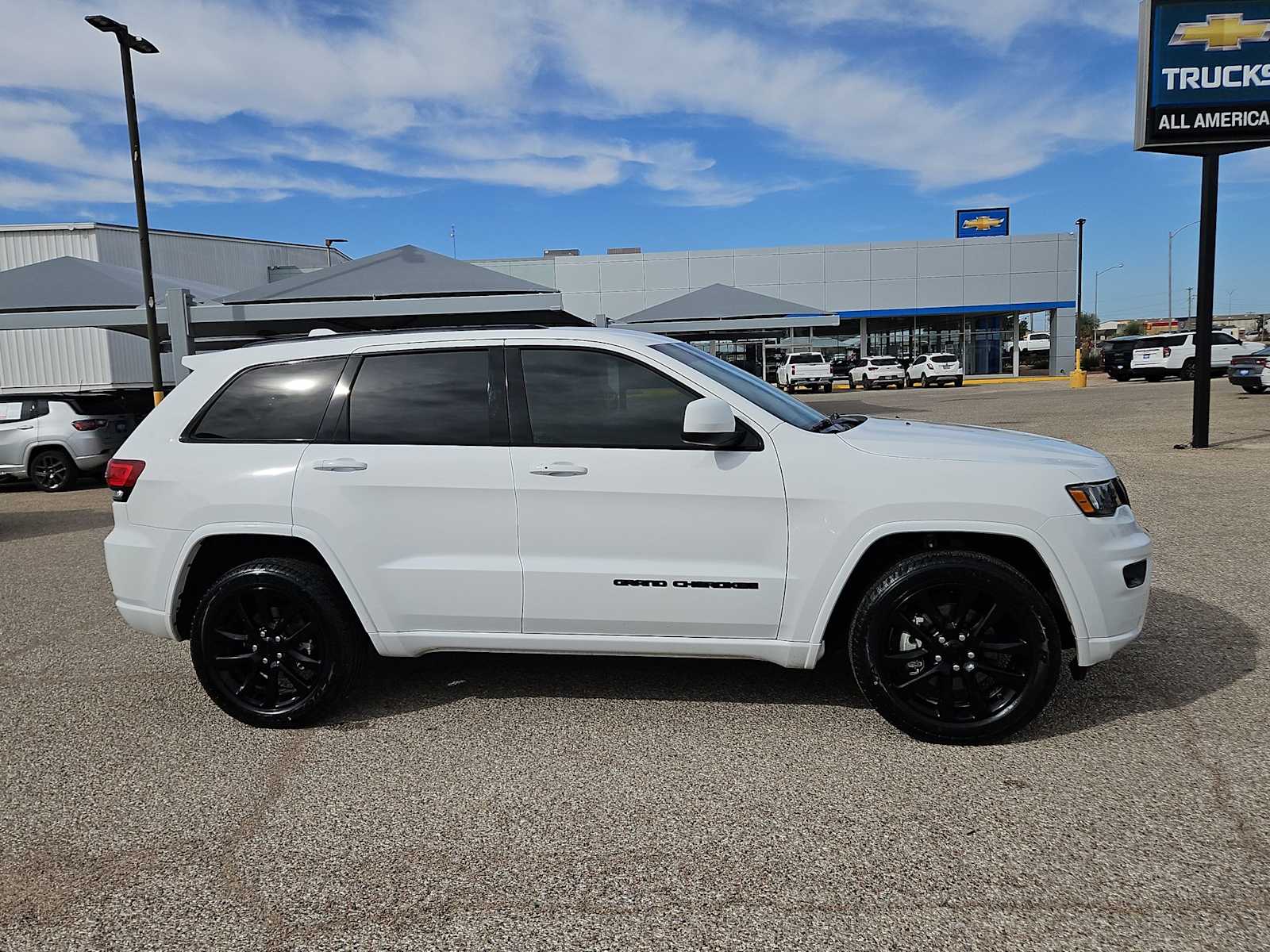 Thumbnail: 2021 Jeep Grand Cherokee - 9