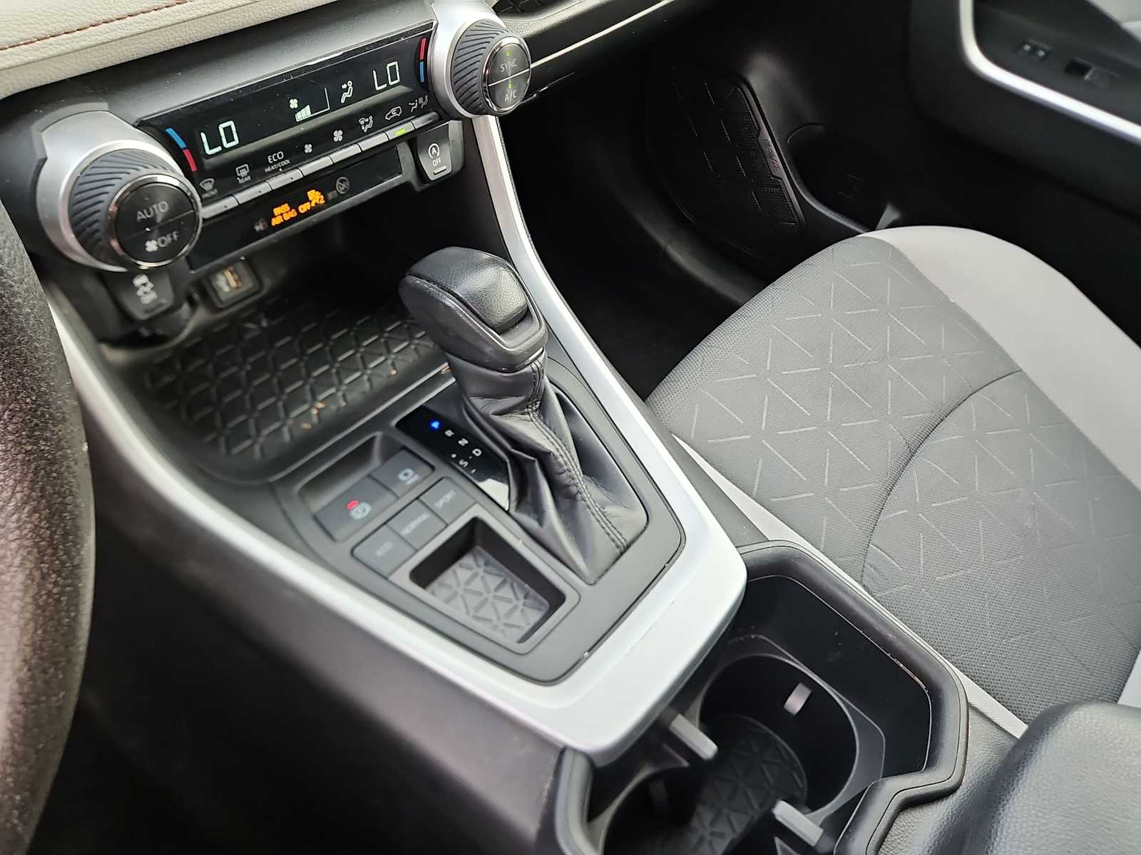 Thumbnail: 2023 Toyota RAV4 - 20