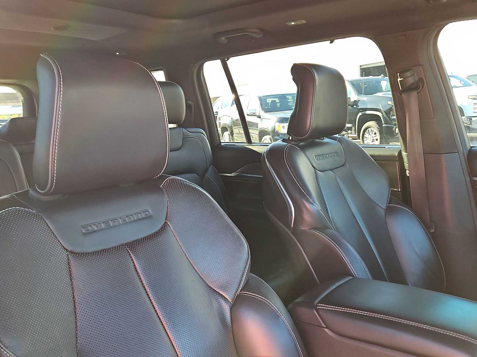 Thumbnail: 2022 Jeep Grand Cherokee - 17