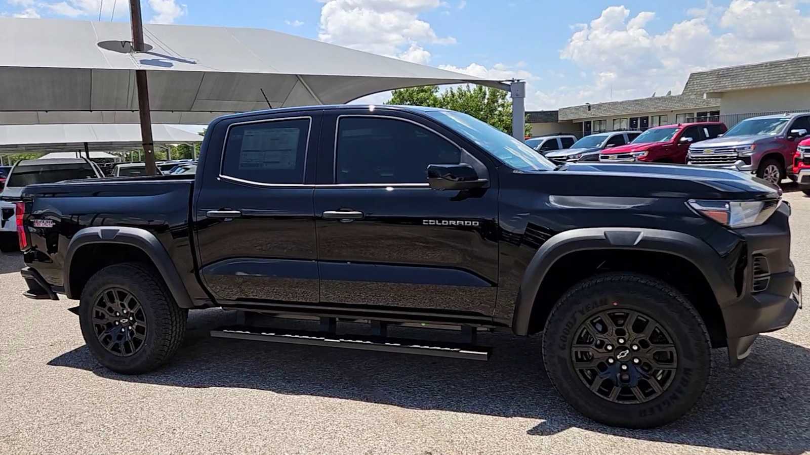 Thumbnail: 2026 Chevrolet Colorado - 9