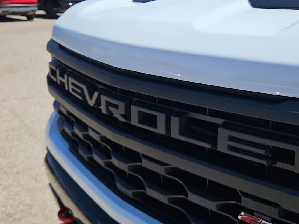 Thumbnail: 2026 Chevrolet Silverado 1500 - 13